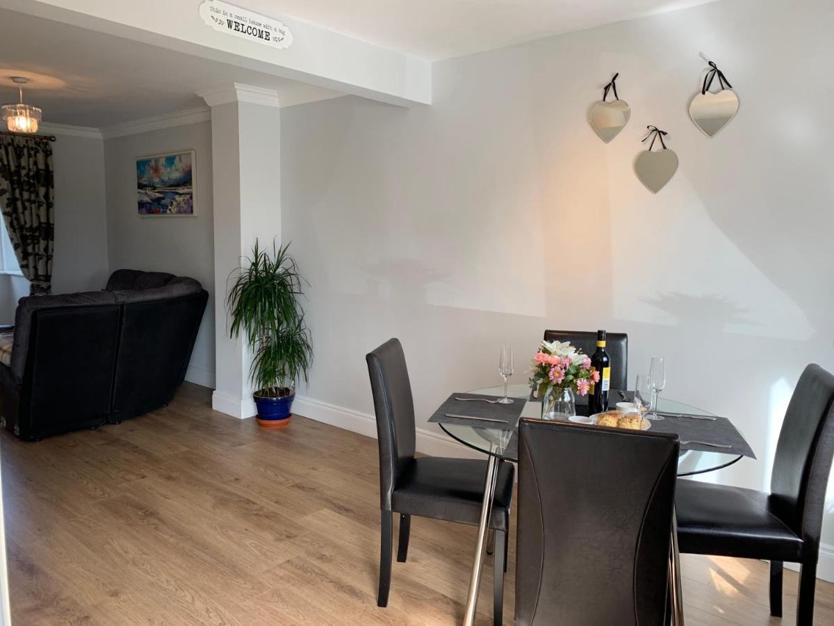 Two Bedroom Town House Beside The River Barrow 칼로 외부 사진